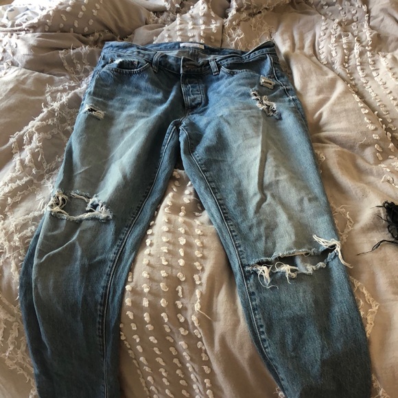 Distressed Loft Boyfriend jeans - Picture 1 of 3